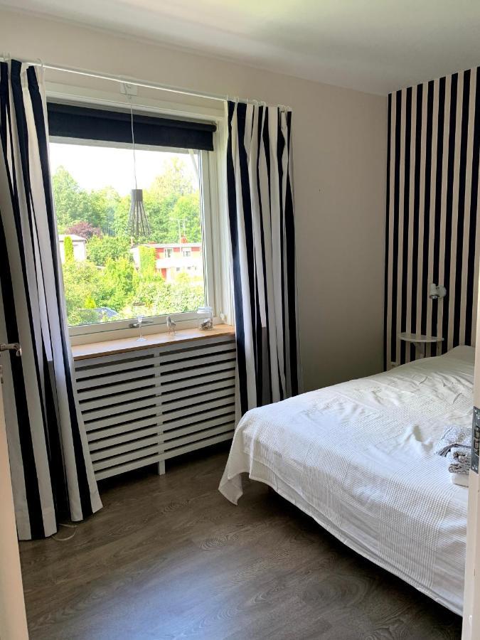 2 Rum Och Koek Pa Faerjestad Karlstad Exterior foto